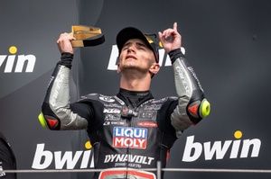 David Muñoz se defiende: "Se lo tienen que hacer mirar, no siempre es el mismo"