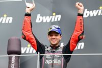 Bezzecchi: "A&uacute;n no termino de entender la Aprilia"