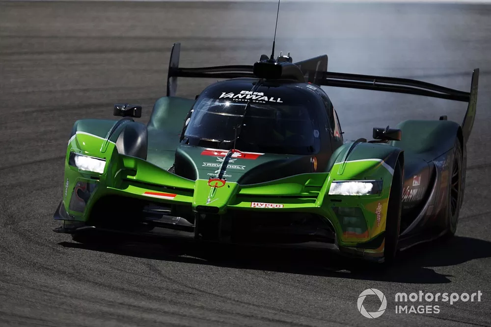 #4 Floyd Vanwall Racing Team Vanwall Vandervell 680: Tom Dillmann, Esteban Guerrieri, Jacques Villeneuve