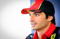 Sainz, tranquilo ante el clickbait y rumores típicos de la F1