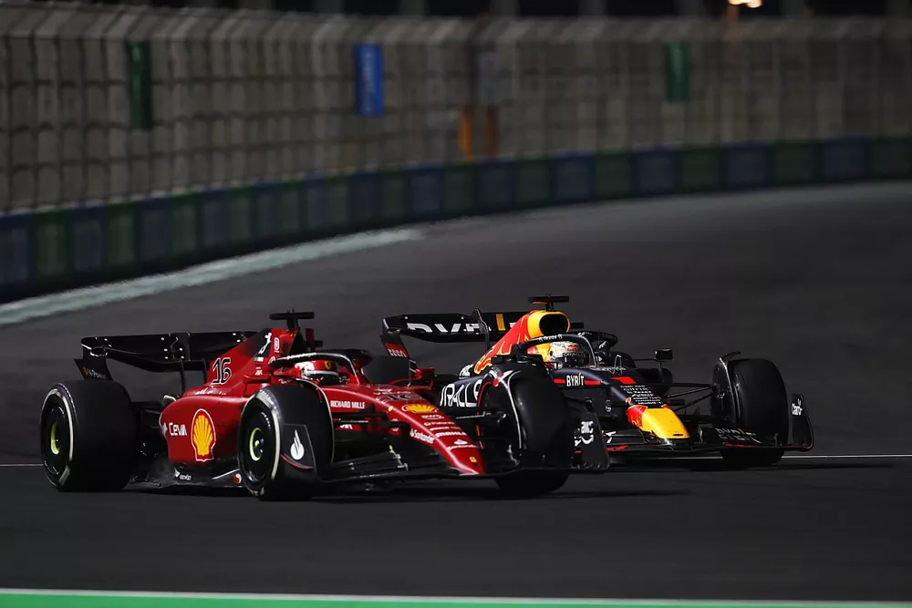 Charles Leclerc, Ferrari F1-75, Max Verstappen, Red Bull Racing RB18, batalla por el liderato