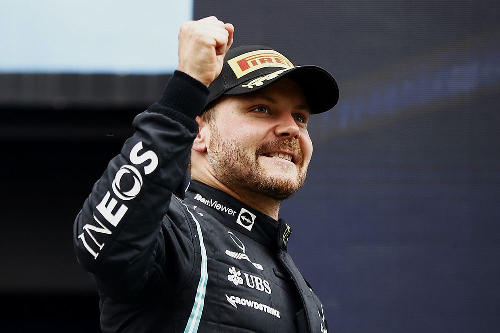 Race winner Valtteri Bottas, Mercedes
