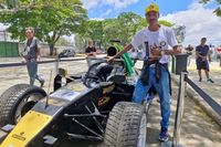 Após viralizar, brasileiro expõe em Interlagos carro de F1 que construiu em sua própria casa