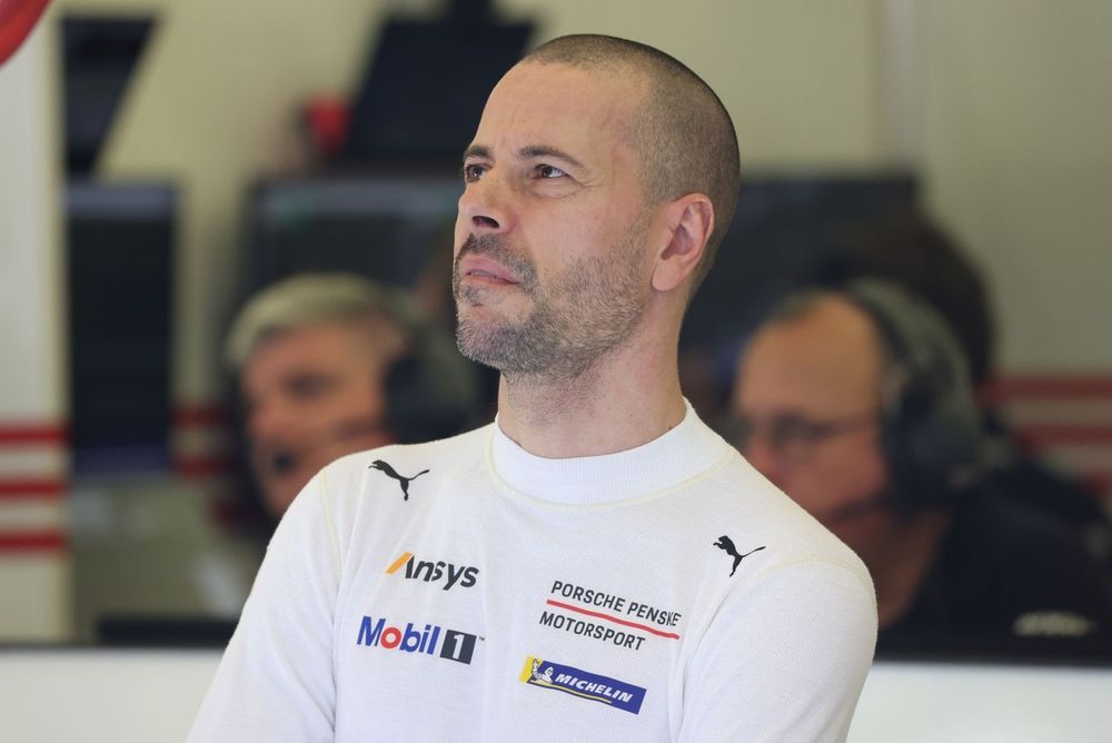 #5 Porsche Penske Motorsport Porsche 963: Frederic Makowiecki