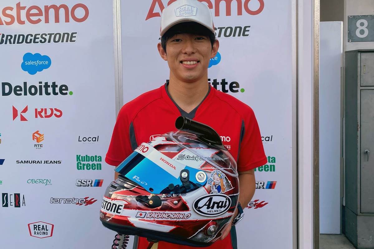 太田格之進、スーパーGT富士戦で瑶子女王から特製ステッカー賜り気合い