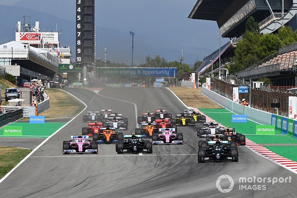 Lewis Hamilton, Mercedes F1 W11 , leads Valtteri Bottas, Mercedes F1 W11 , Max Verstappen, Red Bull Racing RB16, Lance Stroll, Racing Point RP20, Sergio Perez, Racing Point RP20, and the rest of the field at the start