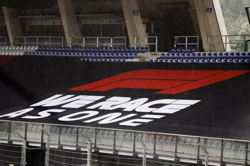 Logo #WeRaceAsOne