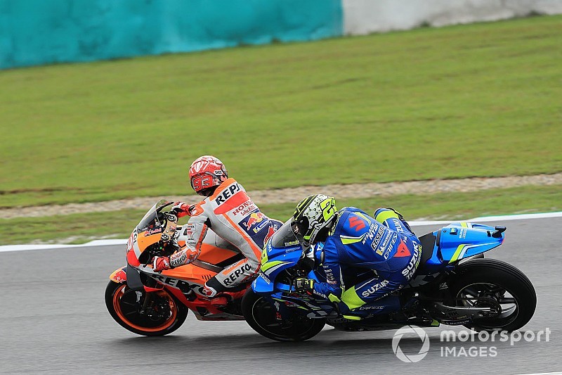 Marquez grid cezası aldı, pole Zarco'nun