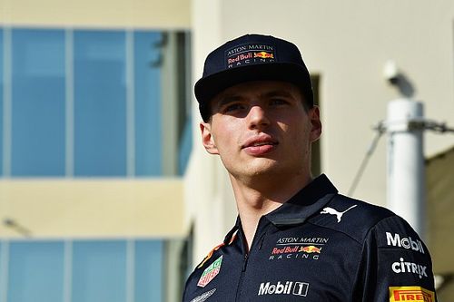 Verstappen não se arrepende de briga “normal” com Ocon