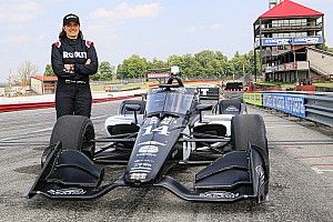 Tatiana Calderón correrá con AJ Foyt en IndyCar 2022