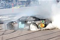 Martin Truex Jr gana por tercera vez en la temporada 2021