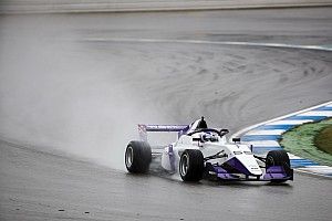 Jamie Chadwick se lleva la primera pole de las W Series