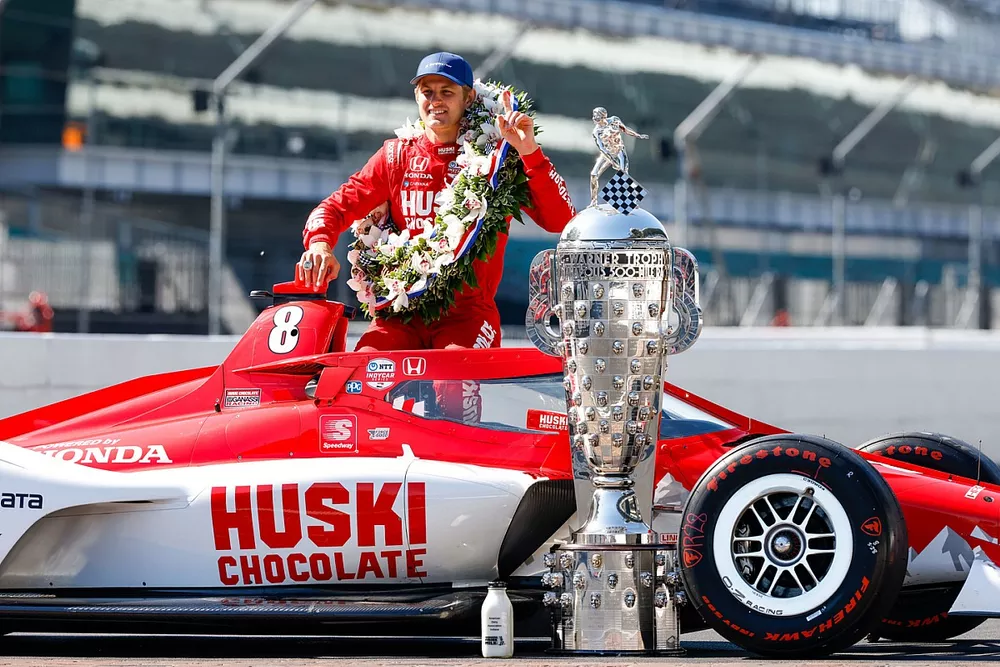 Marcus Ericsson, Chip Ganassi Racing Honda, ganador del trofeo Borg  Warner