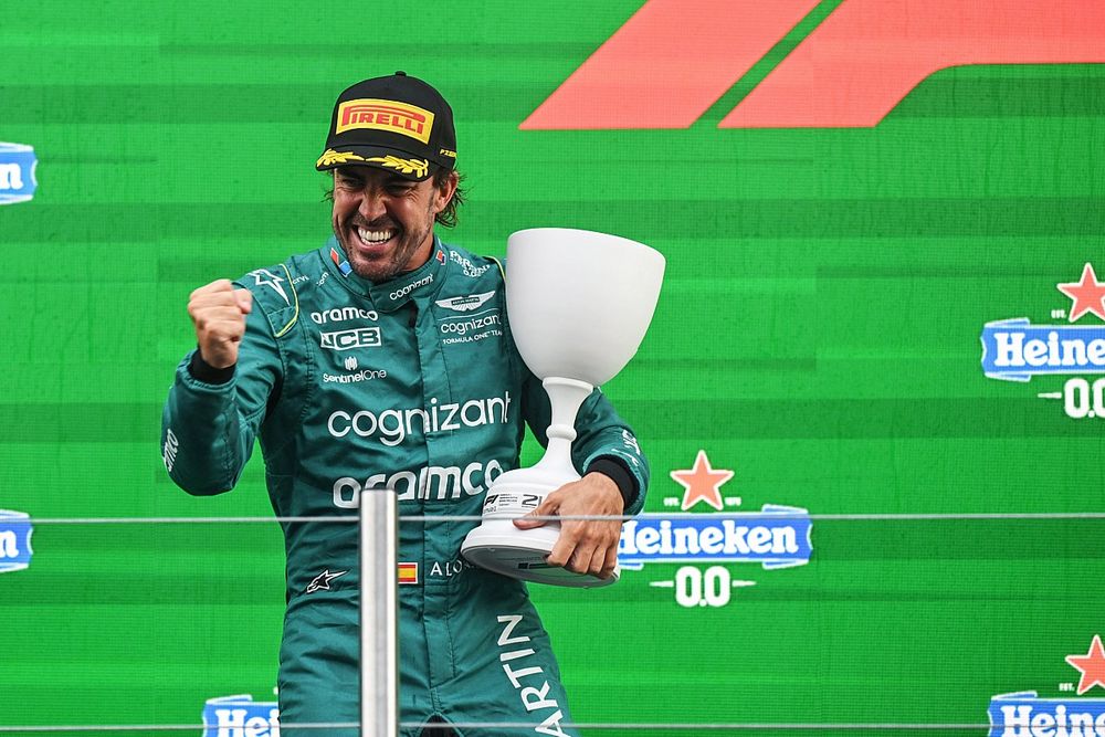 Podio: segundo lugar  Fernando Alonso, Aston Martin F1 Team