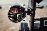 Farr&eacute;s: "En el Dakar nos jugamos la vida no por fama, sino por pasi&oacute;n"