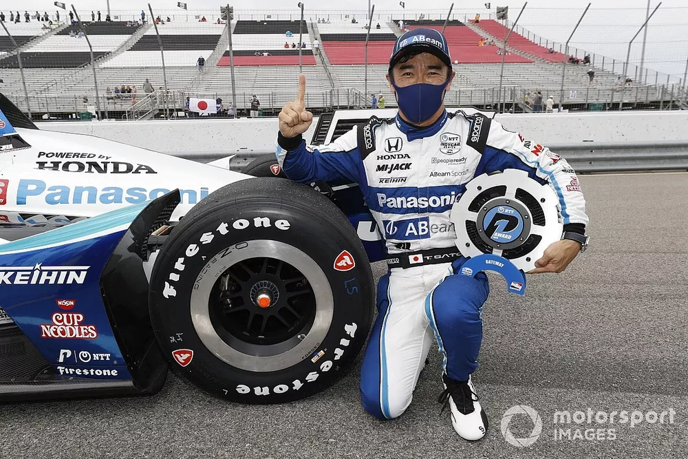 Ganador de la pole Carrera 2, Takuma Sato, Rahal Letterman Lanigan Racing Honda