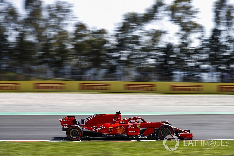 Hamilton: Ferrari muhtemelen gücünü saklıyor