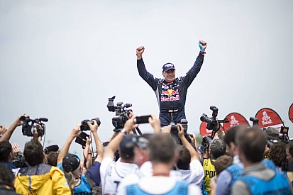 Sainz é campeão em despedida da Peugeot do Dakar