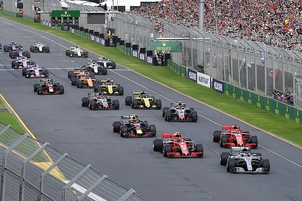 D&eacute;part : Lewis Hamilton, Mercedes-AMG F1 W09 EQ Power+ m&egrave;ne