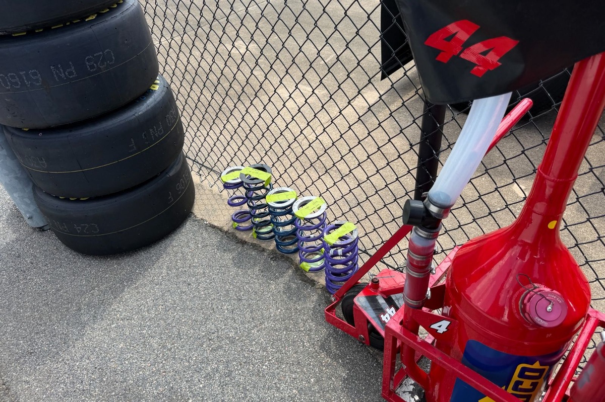 NASCAR allows rear spring adjustments for O'Reilly series at Darlington