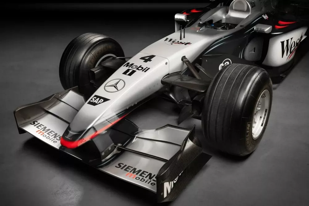 マクラーレン メルセデス MP4-17 1/18 ライコネン 2002 Kimi Raikkonen's McLaren MP4-17A is heading to auction for €1.4million