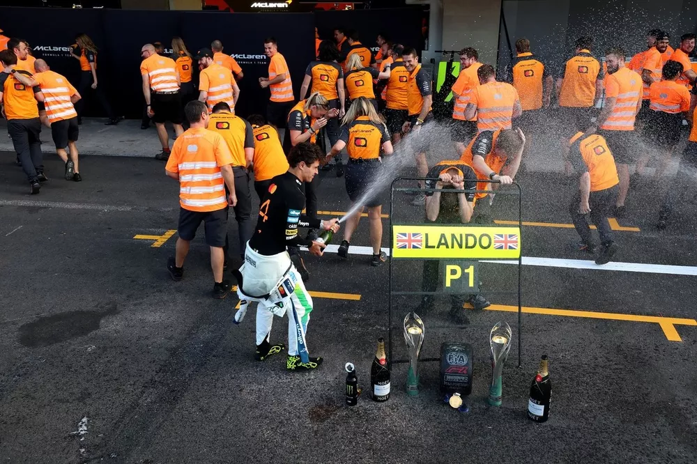 Lando Norris, McLaren, Oscar Piastri, McLaren