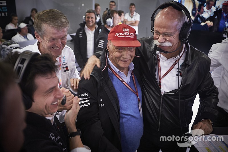 Lauda altı ay boyunca uçakla seyahat edemeyecek