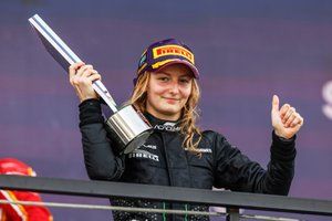 Abbie Pulling gana la Carrera 1 en Miami, con Nerea Martí 4º