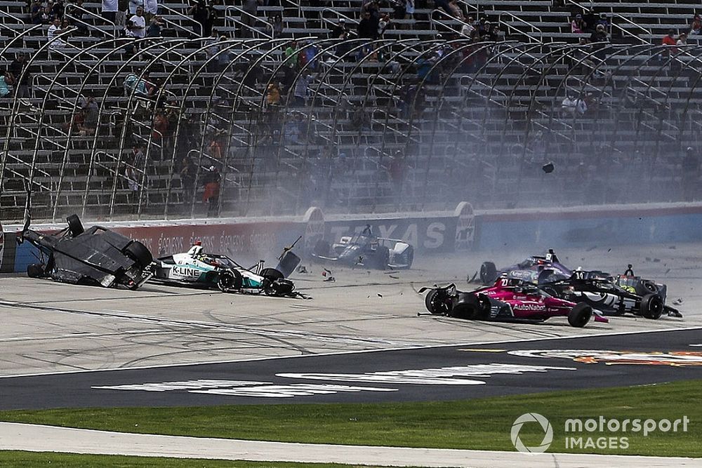 Choque al inicio de la carrera