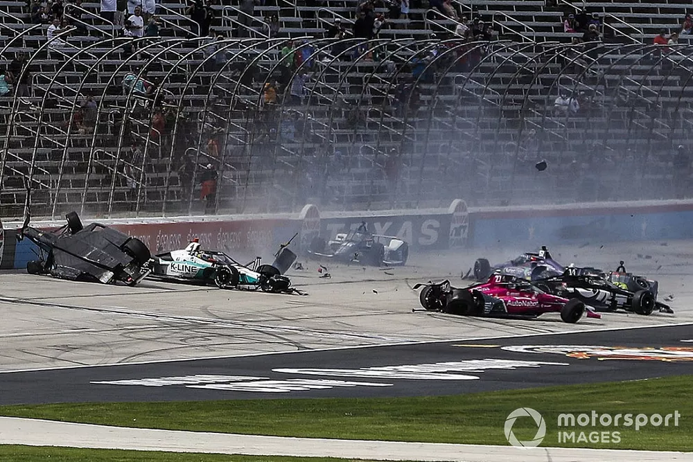 Choque al inicio de la carrera
