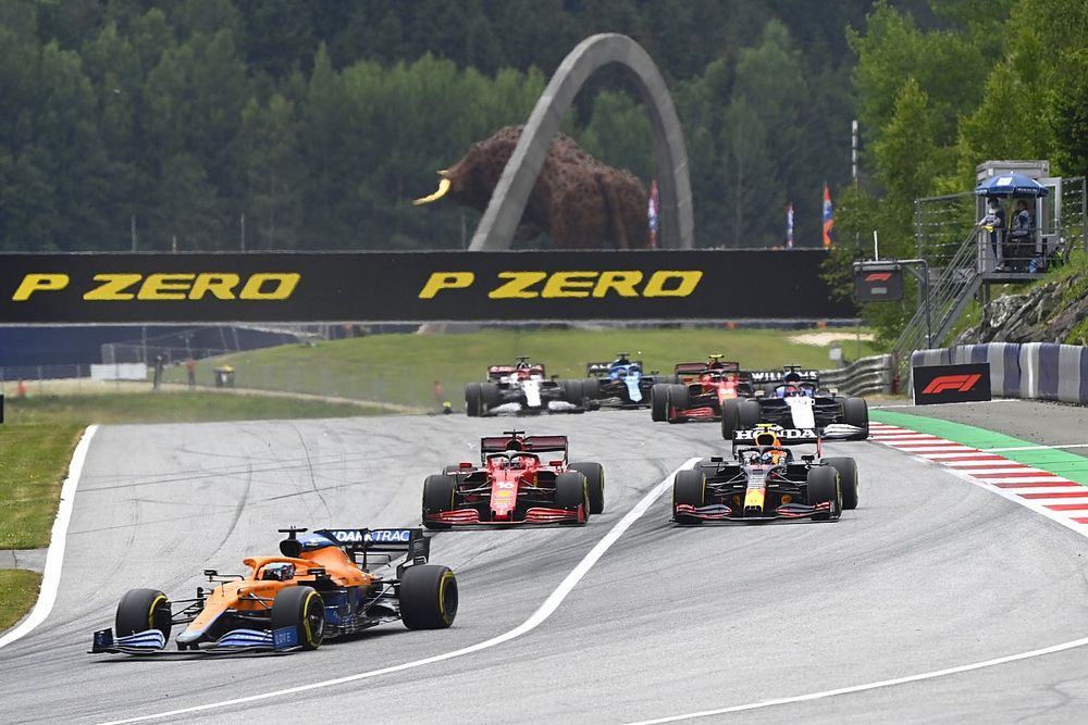 Daniel Ricciardo, McLaren MCL35M , Charles Leclerc, Ferrari SF21, Sergio Pérez, Red Bull Racing RB16B