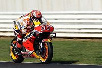 Márquez asoma la cabeza en el warm up