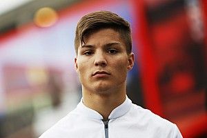 Zendeli dyktuje tempo