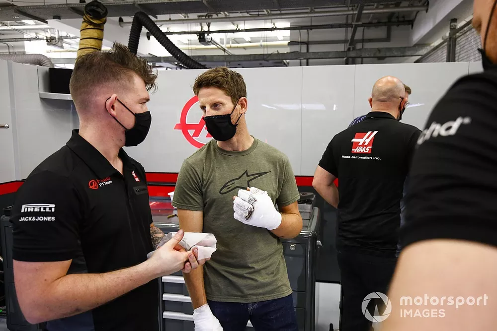 Romain Grosjean, Haas F1 regresa al garaje después de su accidente