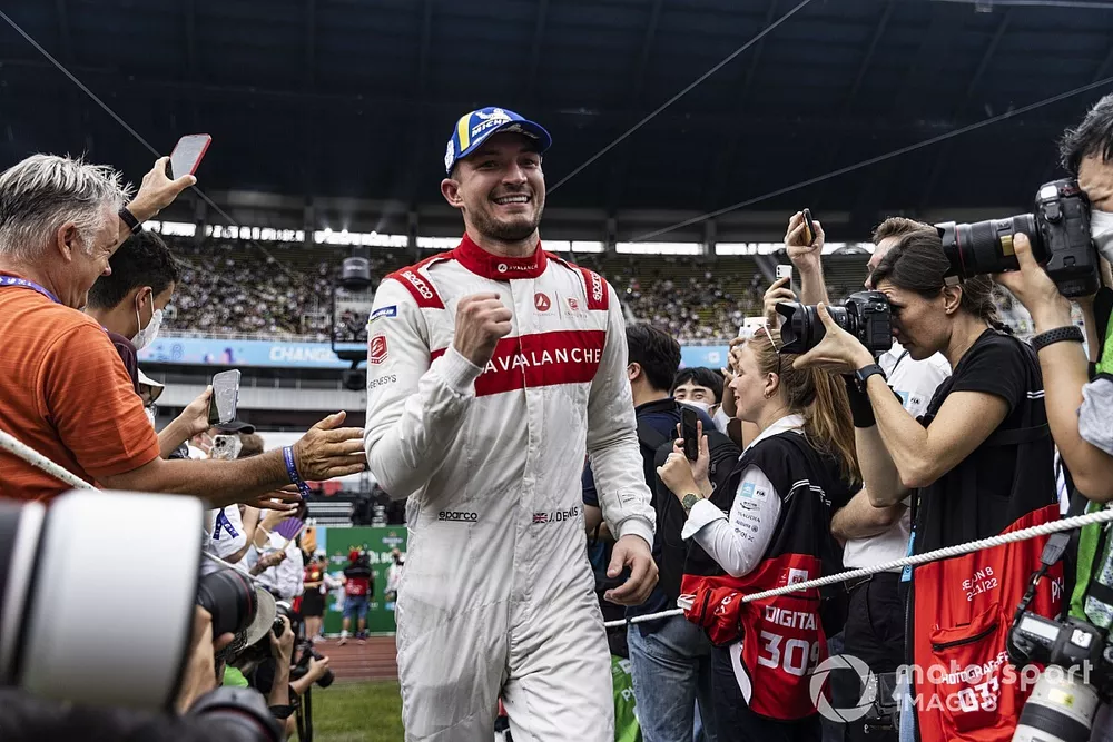 Jake Dennis, Andretti Motorsport, 3rd position, heads to the podium