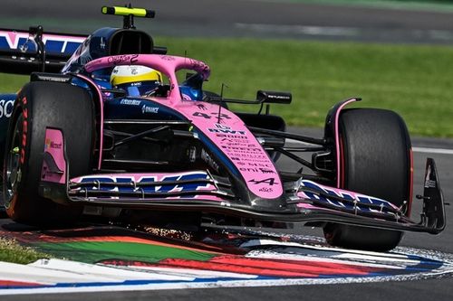 Colapinto afectado por los pianos y rebotes en México: el coche saltó en el aire