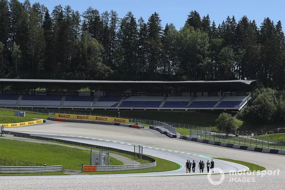 Daniil Kvyat, AlphaTauri, sur la piste