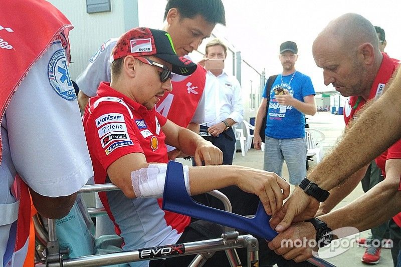 Jorge Lorenzo, Ducati Team tras la ca&iacute;da
