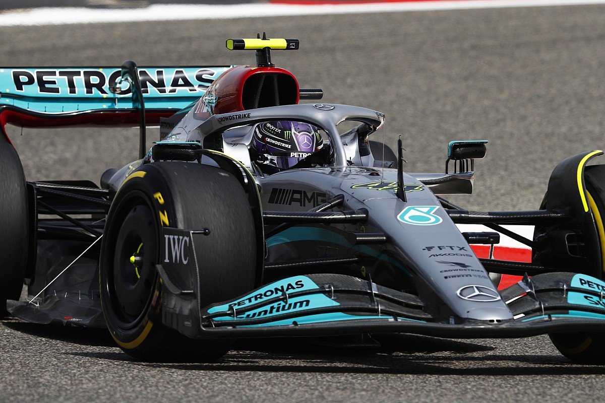 メルセデス-AMG F1 W13 ルイス・ハミルトン 300レース記念 ミニチャンプス 1/43 2022年 メルセデス AMG W13 ルイス
