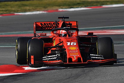 Відео: Від боліда Ferrari відвалився сенсор на тестах Ф1