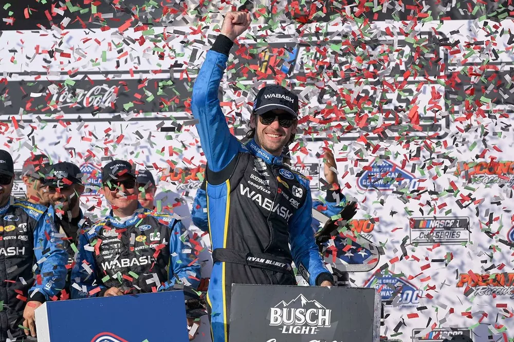 Race winner Ryan Blaney, Team Penske, Wabash Ford Mustang