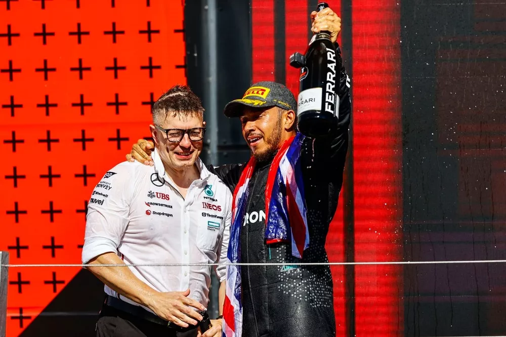 Peter Bonnington, Senior Race Engineer, Mercedes-AMG F1 Team, Lewis Hamilton, Mercedes-AMG F1 Team, 1st position, celebrate on the podium
