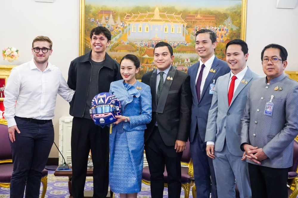Alex Albon, Williams with Paetongtarn Shinawatra, Thailand PM