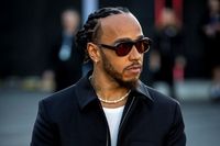 Hamilton se retracta de su comentario sobre pensar en Navidades