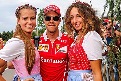 Vettel: "Ninguna chica de la parrilla lo era por obligación, disfrutaban"