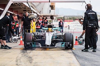 Mercedes planea un gran desarrollo en su coche para los segundos test