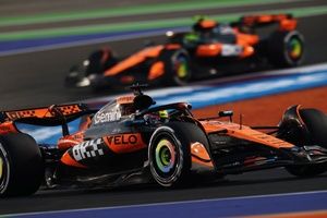 McLaren asusta en la Práctica de Qatar F1 con Alonso 3º y Sainz 4º