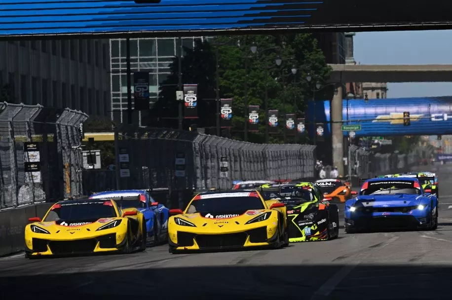 #3 Corvette Racing by Pratt Miller Motorsports Corvette Z06 GT3.R: Antonio Garcia, Alexander Sims, #4 Corvette Racing by Pratt Miller Motorsports Corvette Z06 GT3.R: Tommy Milner, Nicky Catsburg