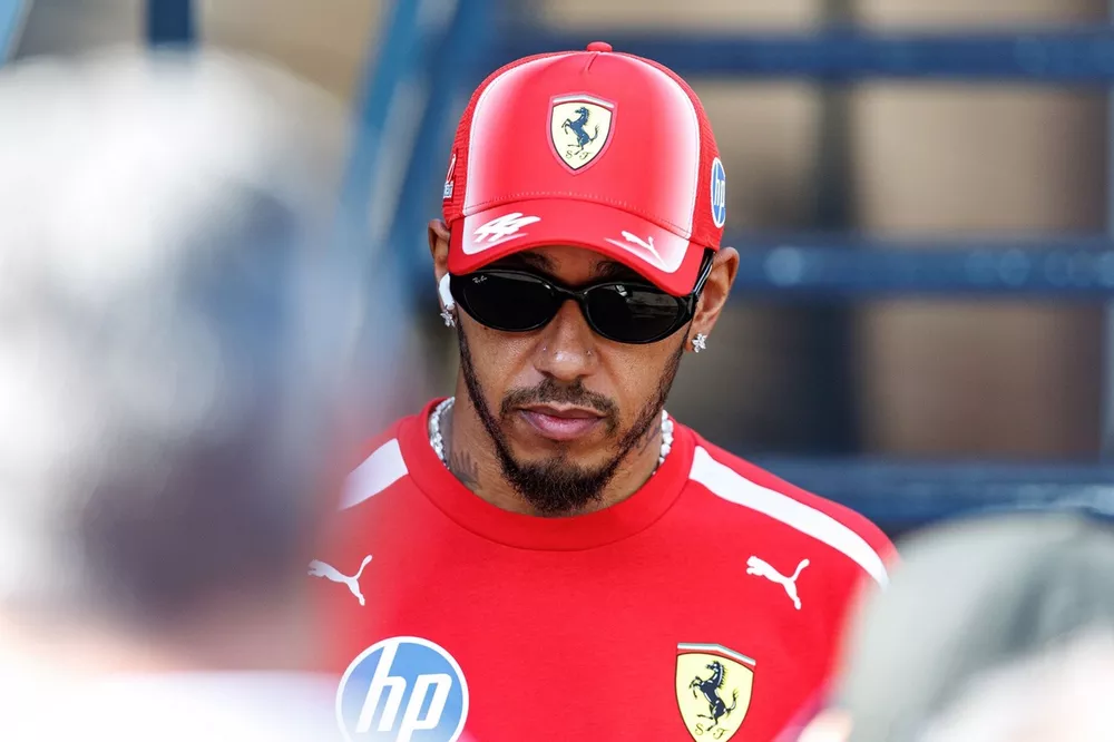 Hamilton: La F1 debería alargar las carreras, no acortarlas