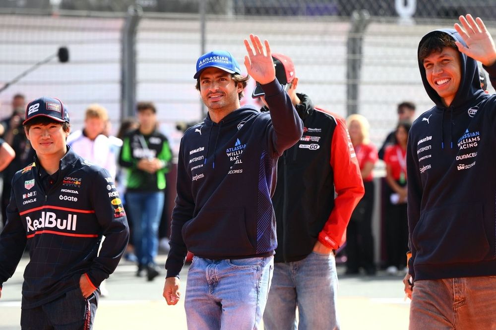 Oliver Bearman, Haas F1 Team, Yuki Tsunoda, Red Bull Racing Team, Carlos Sainz, Williams, Alexander Albon, Williams